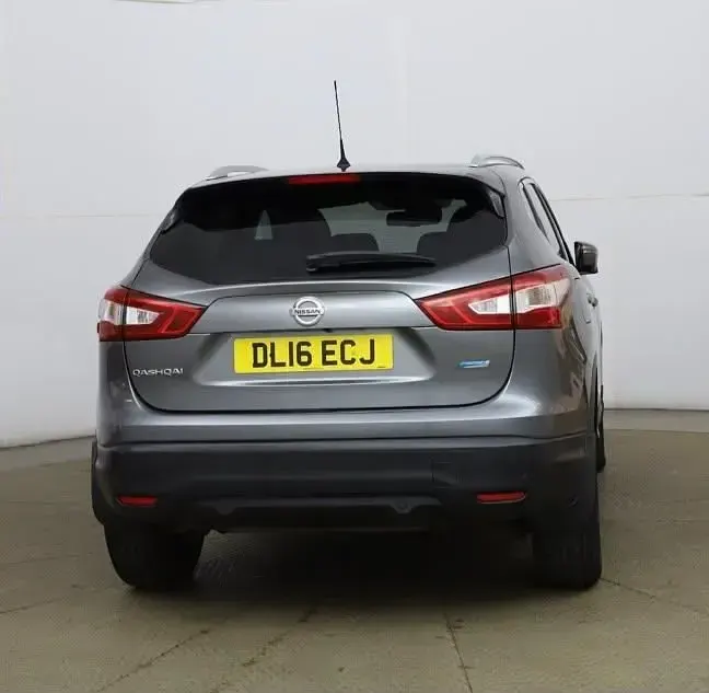 Used Nissan Qashqai S 110 HP (80 kW) 2016 Grey SUV