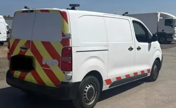 Used Vauxhall Vivaro Edition 100 HP (73 kW) 2019 White MPV