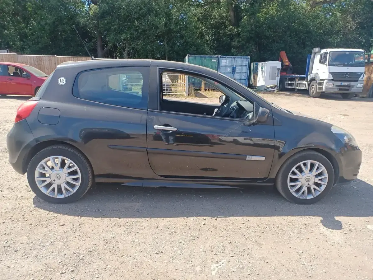 Used Renault Clio 75 HP (55 kW) 2009 Black Hatchback