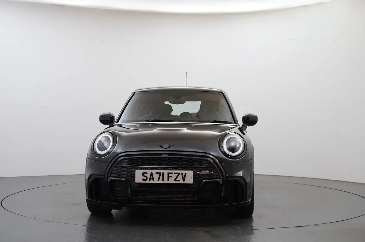 Używany Mini Cooper Hatch 134 KM (98 kW) 2021 Czarny Hatchback