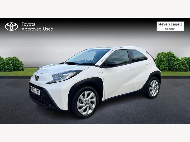 Used Toyota Aygo X PURE 2023 White SUV