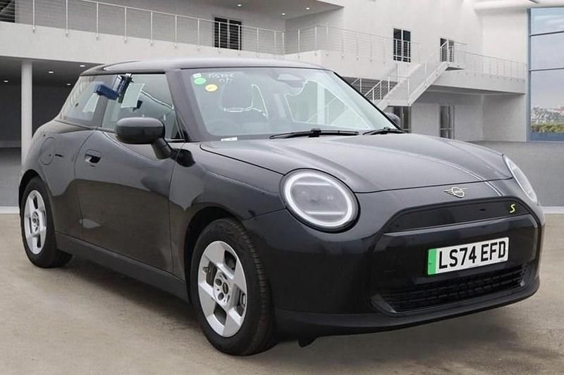 Used 2024 Mini Cooper Classic Hatchback | £25,999 - Image 1/1