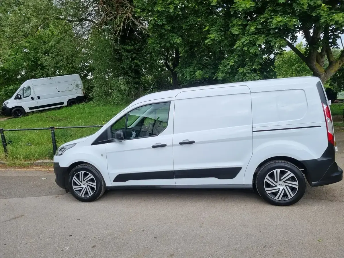 Used Ford Transit Connect 100 HP (73 kW) 2020 White MPV
