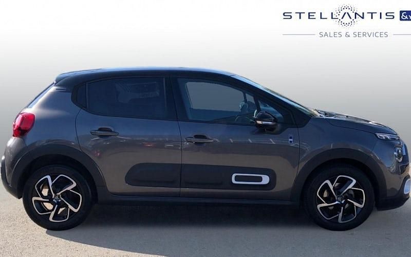 Used Citroën C3 PureTech 83 HP (61 kW) 2022 Red Hatchback