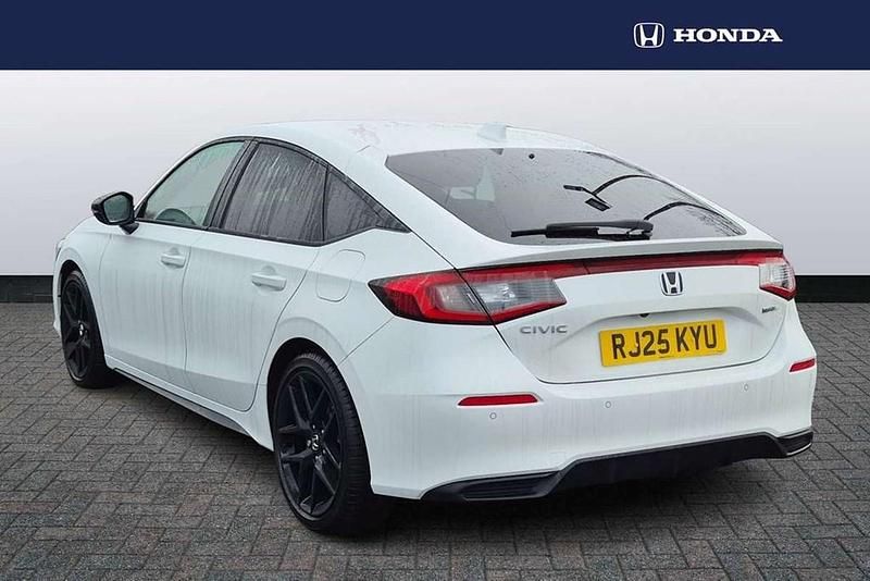 Used Honda Civic Sport 143 HP (105 kW) 2025 White Hatchback