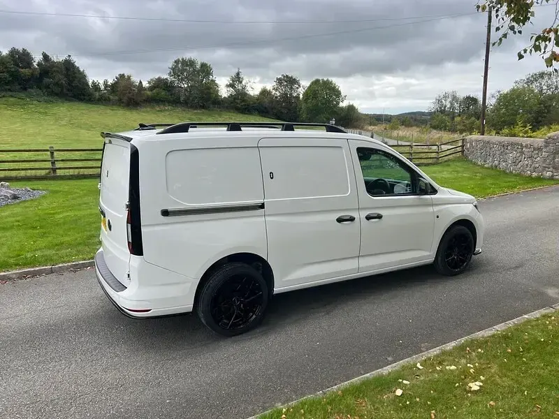 Used VW Caddy 102 HP (75 kW) 2021 White MPV
