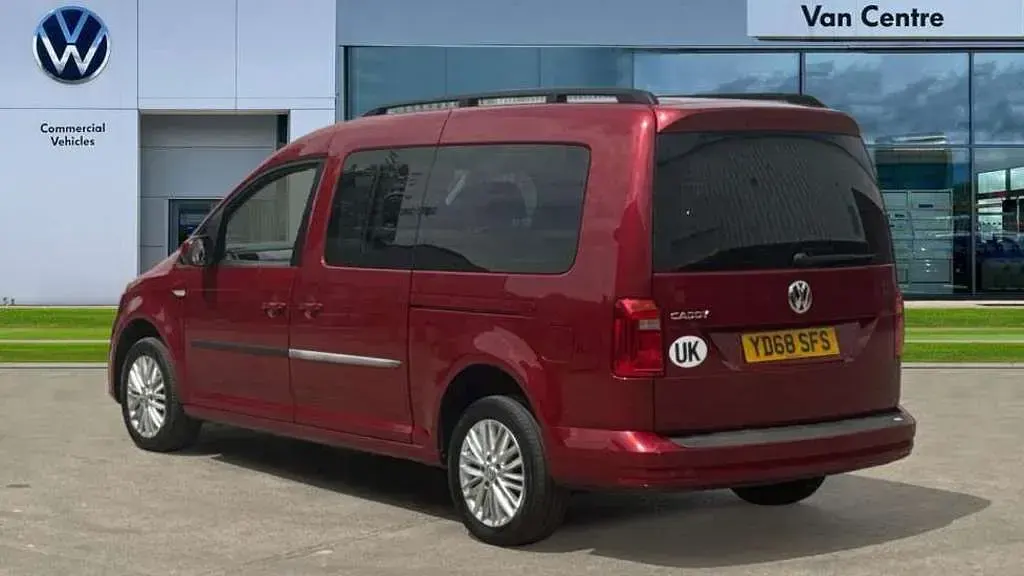 Used VW Caddy Life 101 HP (74 kW) 2019 Red MPV