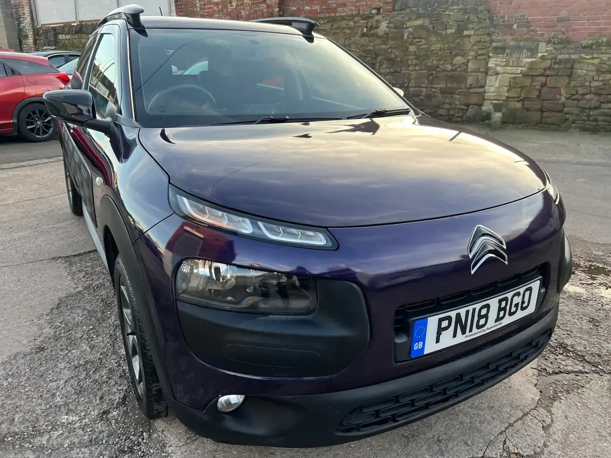 Used Citroën C4 Cactus Feel 100 HP (73 kW) 2018 Purple Hatchback