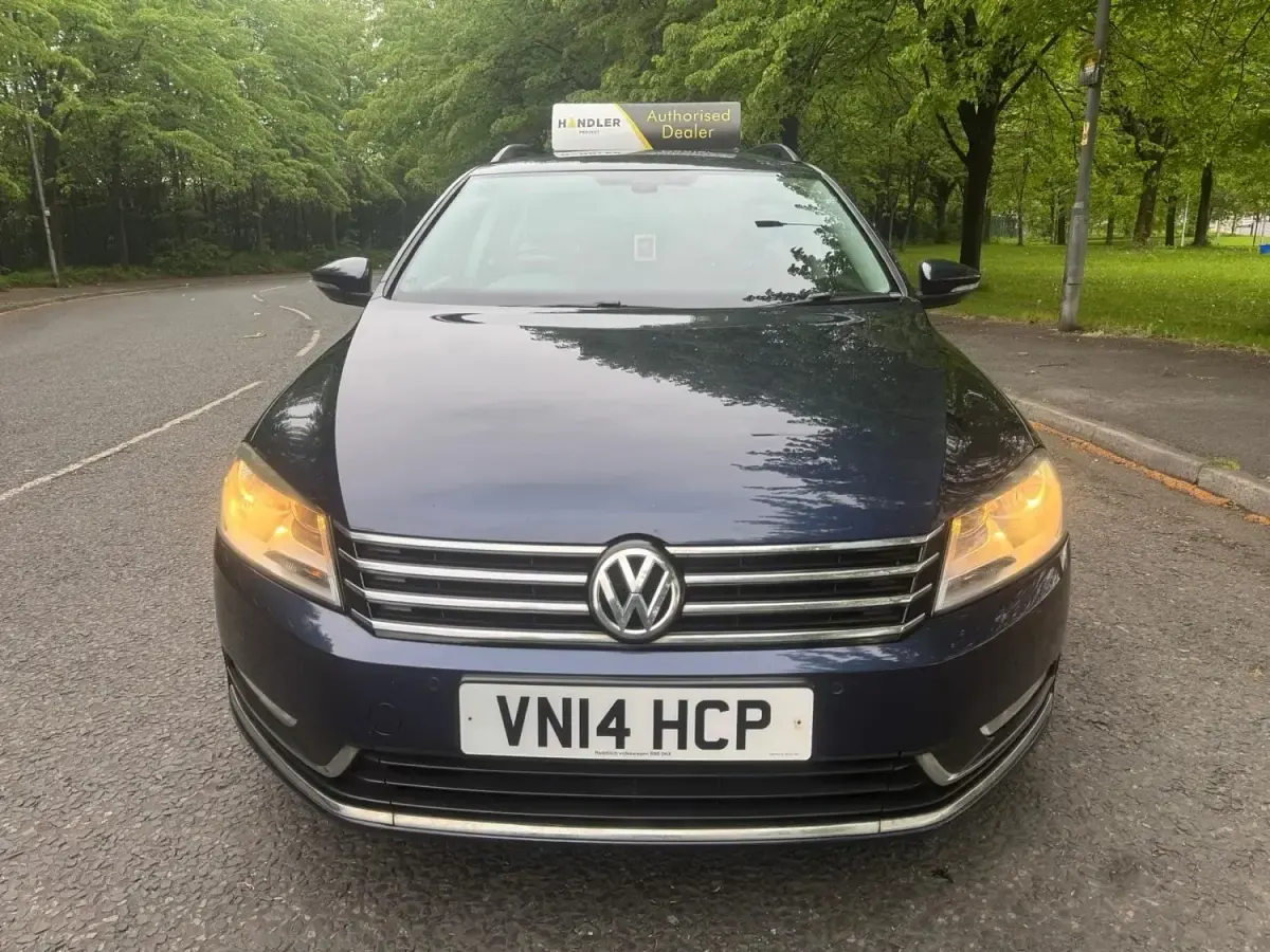 Begagnad VW Passat Executive 2014 Blå Kombi