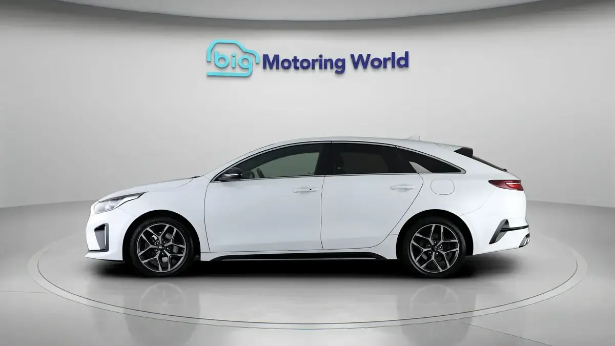 Used Kia ProCeed GT-Line 160 HP (117 kW) 2021 White Estate