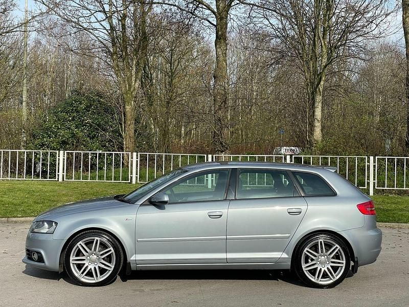 Used Audi A3 Sportback S-Line 105 HP (77 kW) 2011 Silver Hatchback