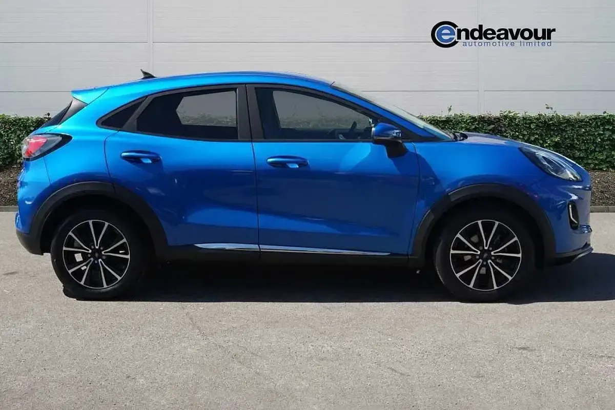 Begagnad Ford Puma Titanium 125 HK (91 kW) 2023 Blå SUV
