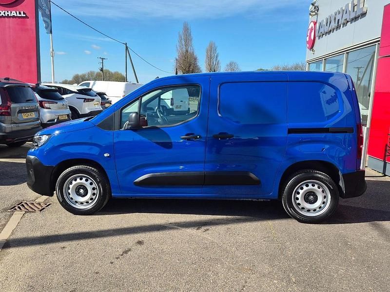 New Vauxhall Combo S 101 HP (74 kW) 2025 Blue MPV