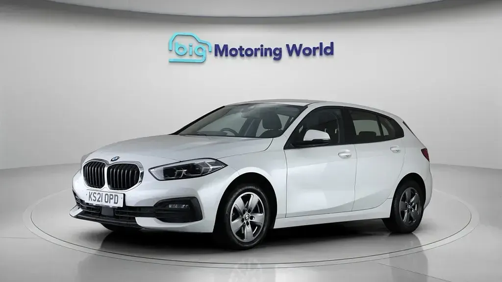 Used BMW 116 116 HP (85 kW) 2021 White Hatchback