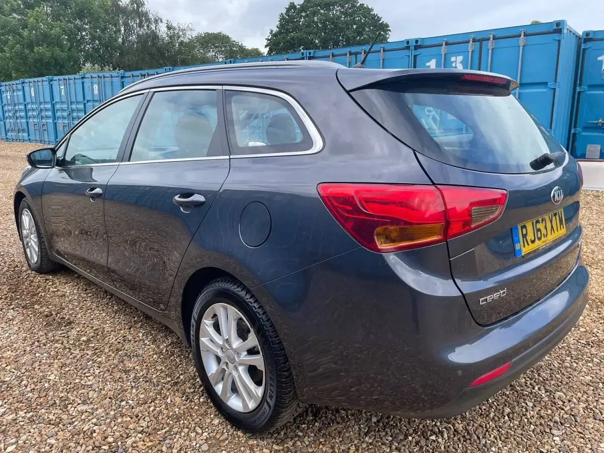 Used Kia Ceed 128 HP (94 kW) 2014 Silver Hatchback