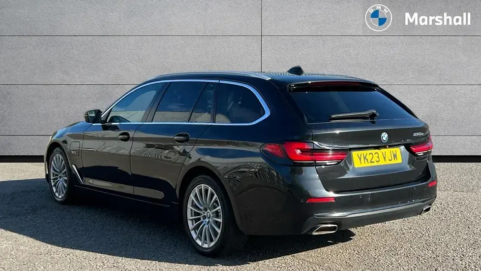 Used BMW 530e Comfort Edition 288 HP (211 kW) 2023 Black Estate