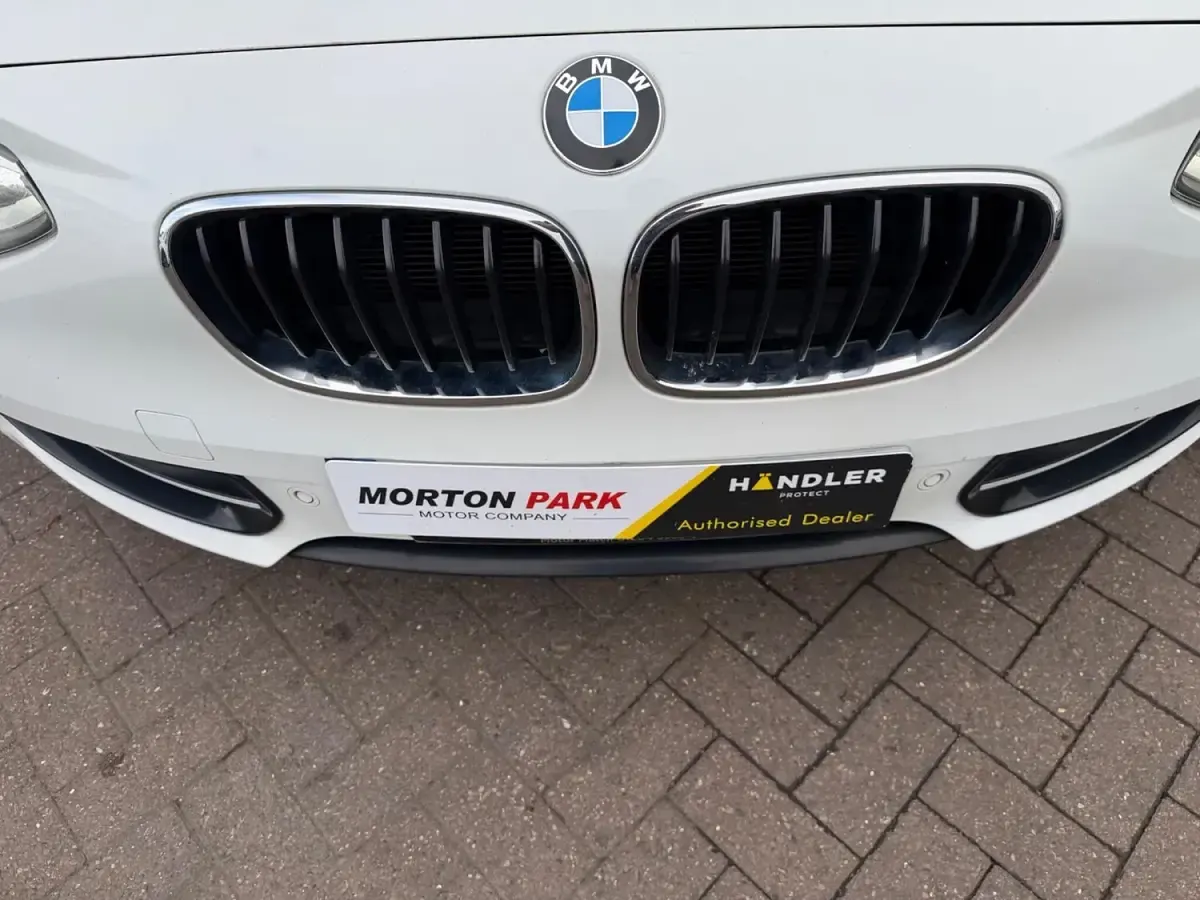 Used BMW 118 Sport Line 2015 White Hatchback