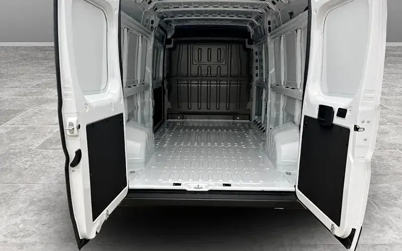 New Peugeot Boxer 140 HP (102 kW) 2026 White Van