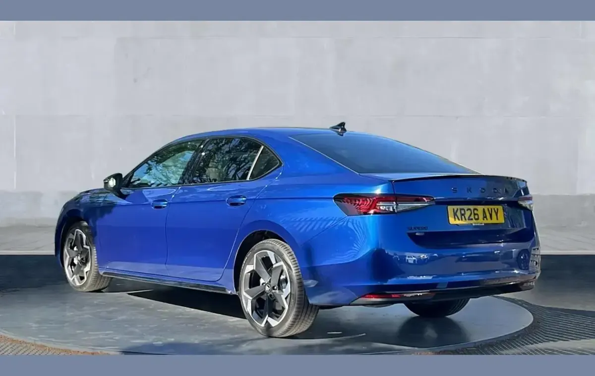 New Skoda Superb SportLine 204 HP (150 kW) 2026 Cobalt blue metallic Hatchback