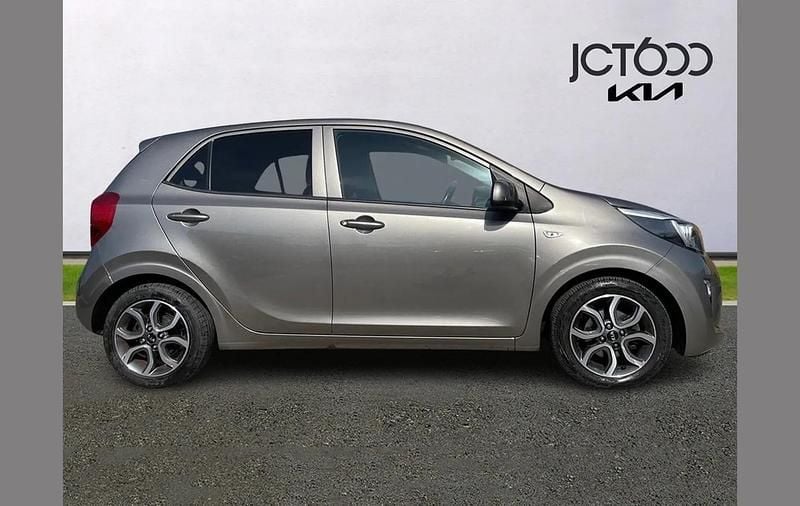 Used Kia Picanto 65 HP (47 kW) 2019 Silver Hatchback