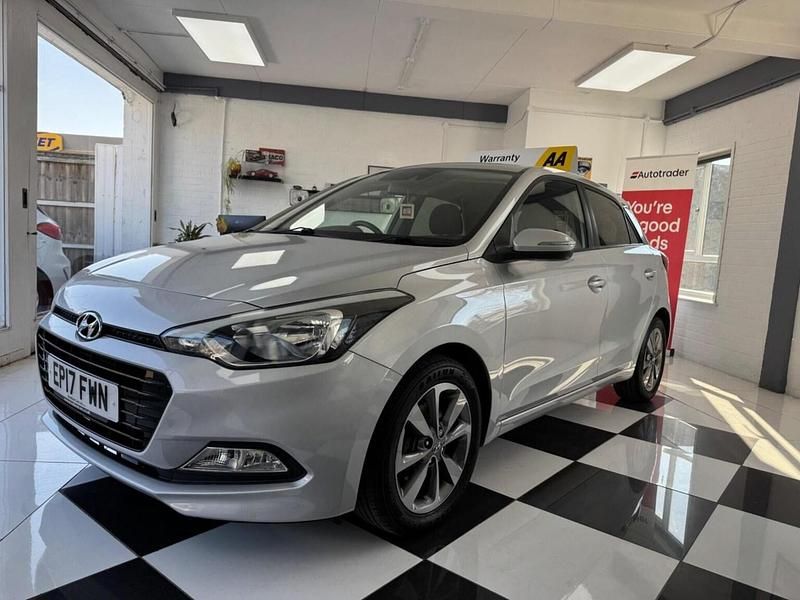Used Hyundai i20 Edition 100 HP (73 kW) 2017 Grey Hatchback