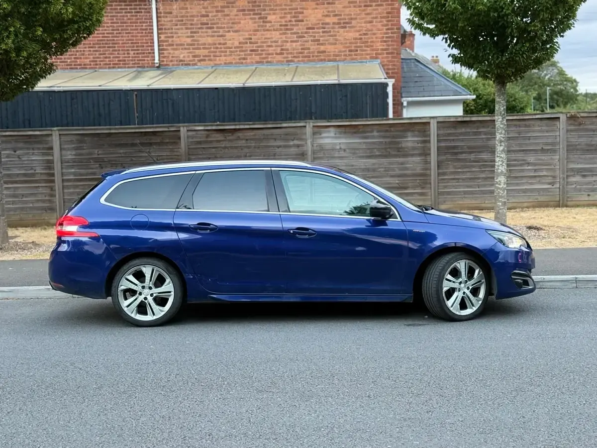 Used Peugeot 308 GT-line 2015 Blue Estate