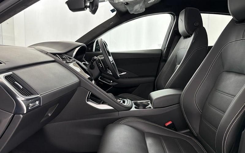 Używany Jaguar E-Pace R-Dynamic 309 KM (227 kW) 2024 SUV