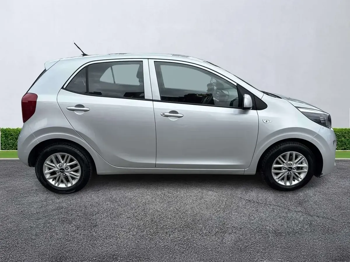 Used Kia Picanto 66 HP (48 kW) 2023 Silver Hatchback