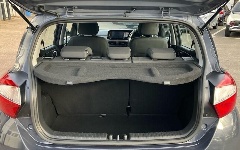 Used Hyundai i10 Advanced 63 HP (46 kW) 2025 Grey Hatchback