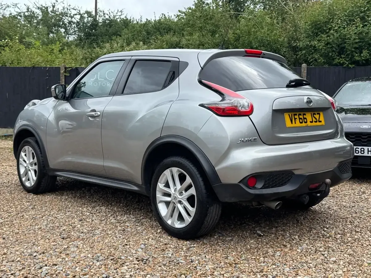 Used Nissan Juke N-Connecta 110 HP (80 kW) 2017 Silver SUV