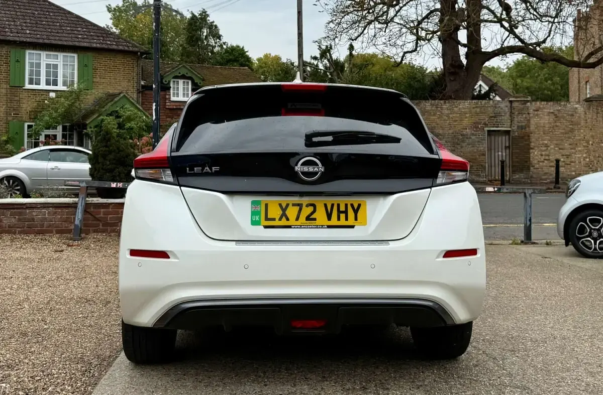 Used Nissan Leaf Tekna 110 kW (150 HP) 2022 White Hatchback