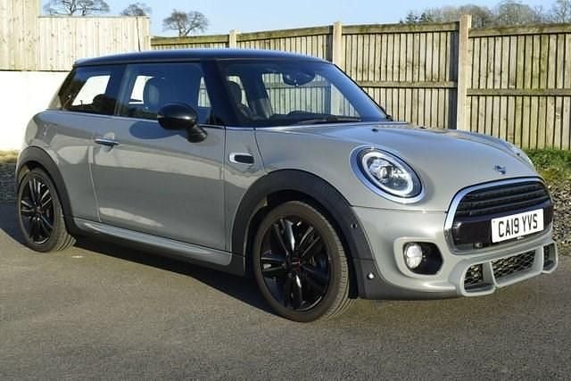 Używany Mini Cooper Hatch 136 KM (100 kW) 2019 Szary Hatchback