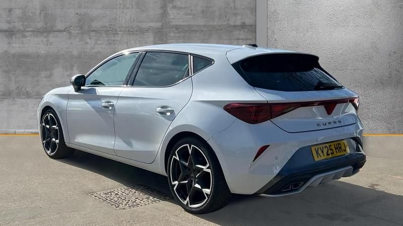 Used Cupra Leon 150 HP (110 kW) 2025 White Hatchback