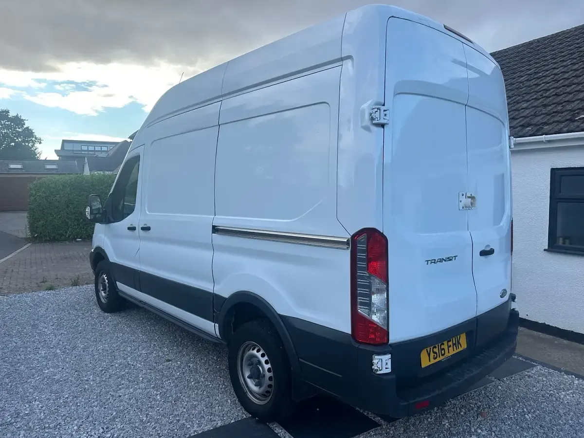 Used Ford Transit 125 HP (91 kW) 2016 White Van