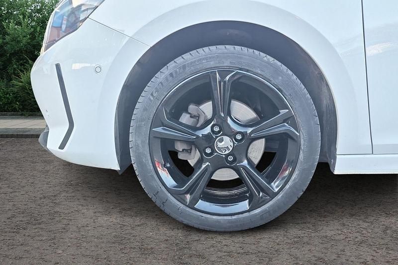 Used Vauxhall Corsa S 100 HP (73 kW) 2023 White Hatchback