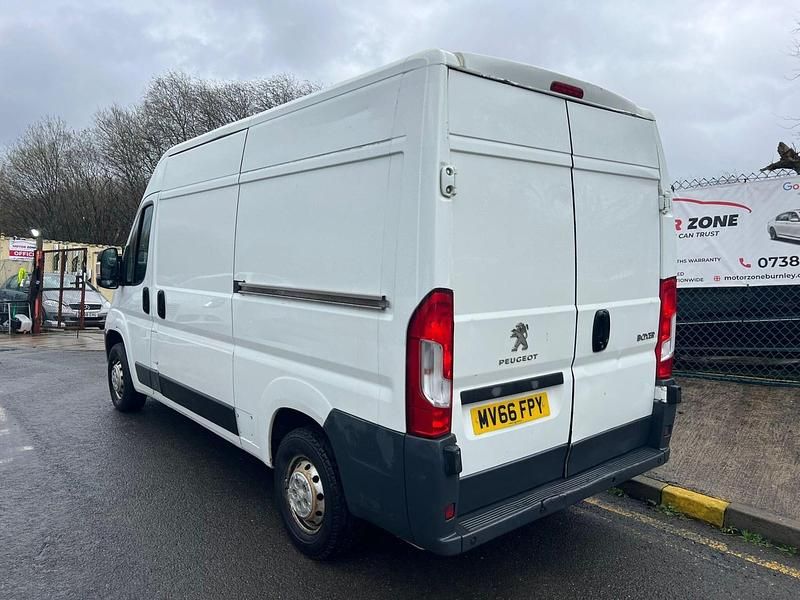 Used Peugeot Boxer 130 HP (95 kW) 2016 White Van
