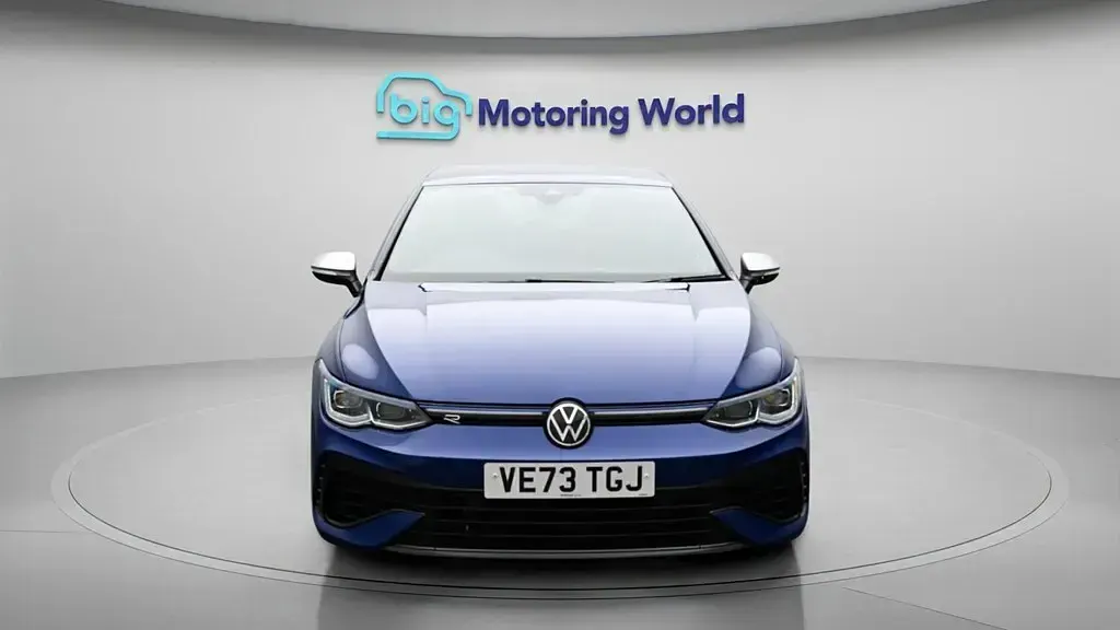 Second-hand VW Golf VIII R 320 CP (235 kW) 2024 Albastru Hatchback