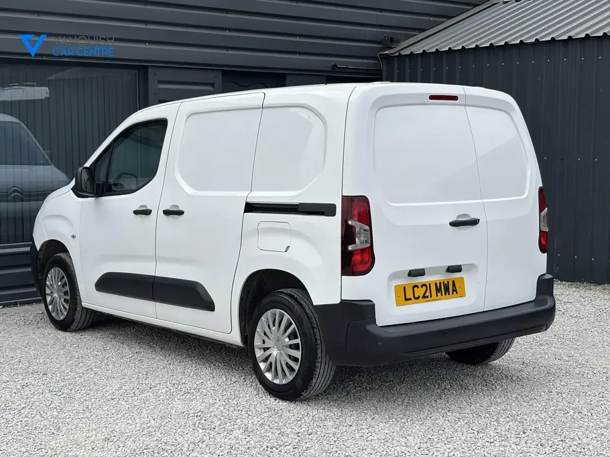 Used Citroën Berlingo 75 HP (55 kW) 2021 White MPV