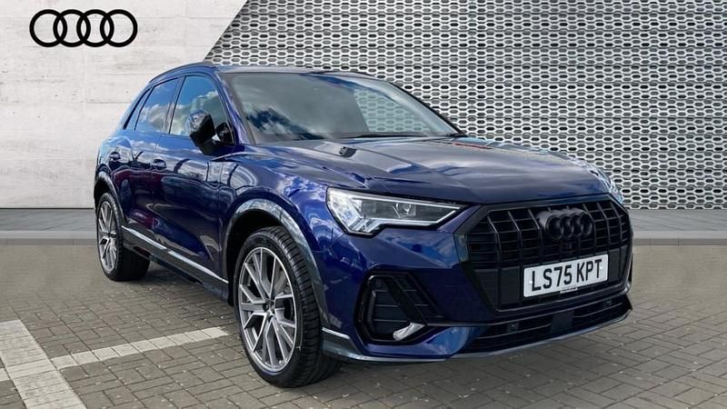 Begagnad Audi Q3 Black Edition 150 HK (110 kW) 2025 Blå SUV