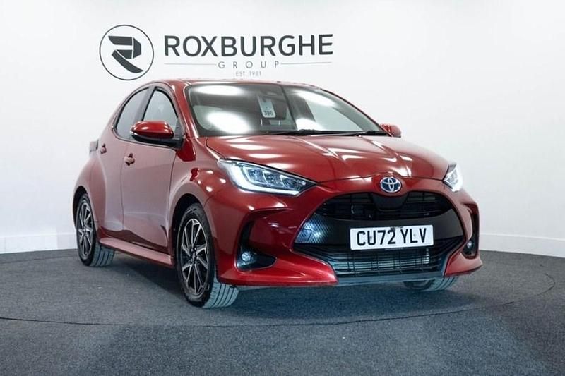 Used Toyota Yaris Hybrid Design 116 HP (85 kW) 2023 Red Hatchback