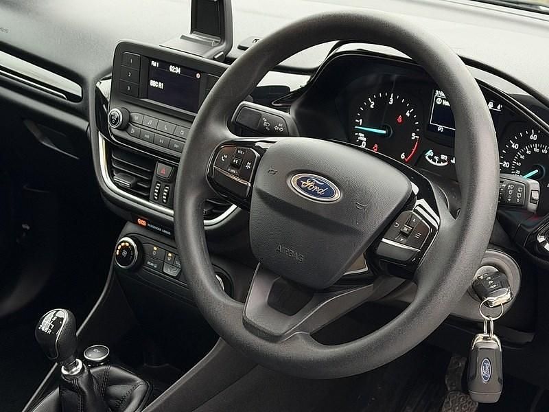 Used Ford Fiesta 2019 White Hatchback