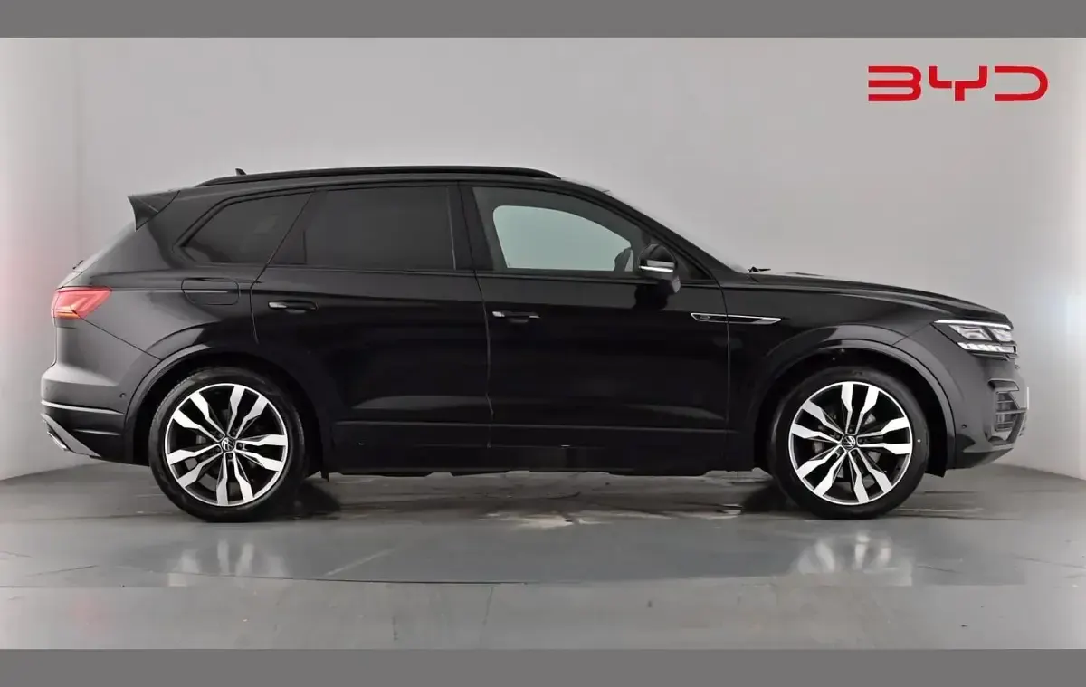 Used VW Touareg Black Edition 286 HP (210 kW) 2023 Grenadilla black SUV