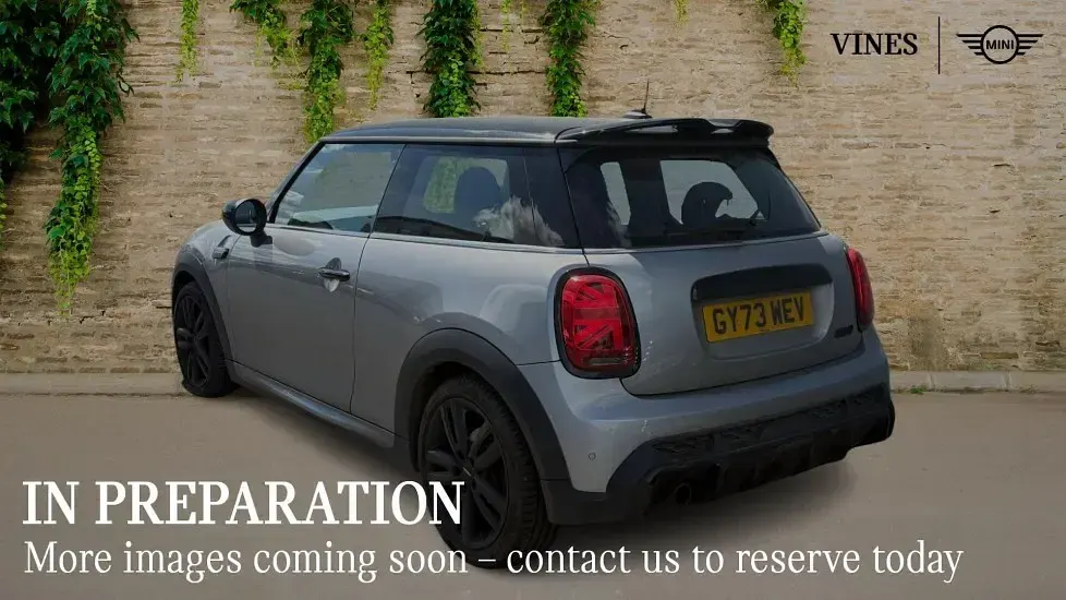 Usado Mini Cooper Hatch 134 CV (98 kW) 2023 Plateado Utilitario