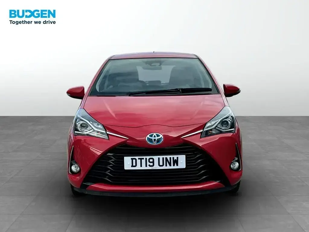 Usata Toyota Yaris Hybrid 2019 Rosso Utilitaria