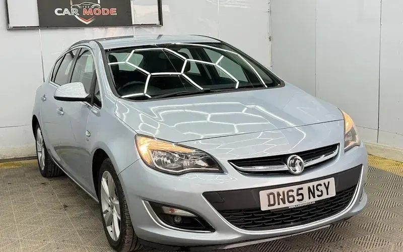Second-hand Vauxhall Astra SRi 140 CP (102 kW) 2015 Hatchback