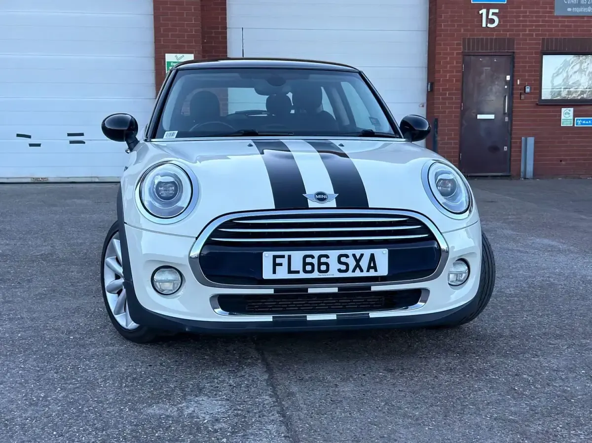 Usado Mini Cooper Hatch 2016 Blanco Utilitario