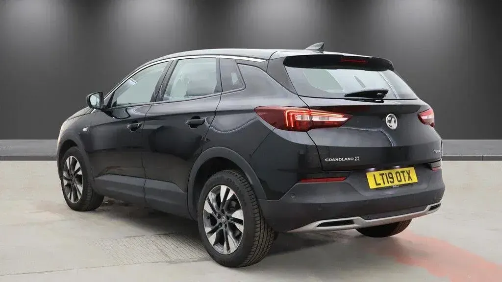 Used Vauxhall Grandland X Sport 130 HP (95 kW) 2019 Black SUV