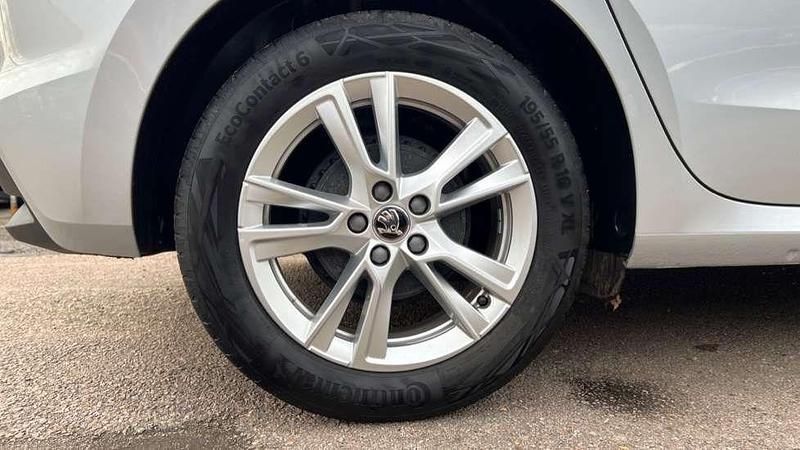 Used Skoda Fabia SE L 116 HP (85 kW) 2024 Brilliant silver Hatchback