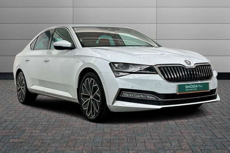 White Used 2023 Skoda Superb LAURIN & KLEMENT Hatchback | £26,500 (A bit pricey) - Image 1/4