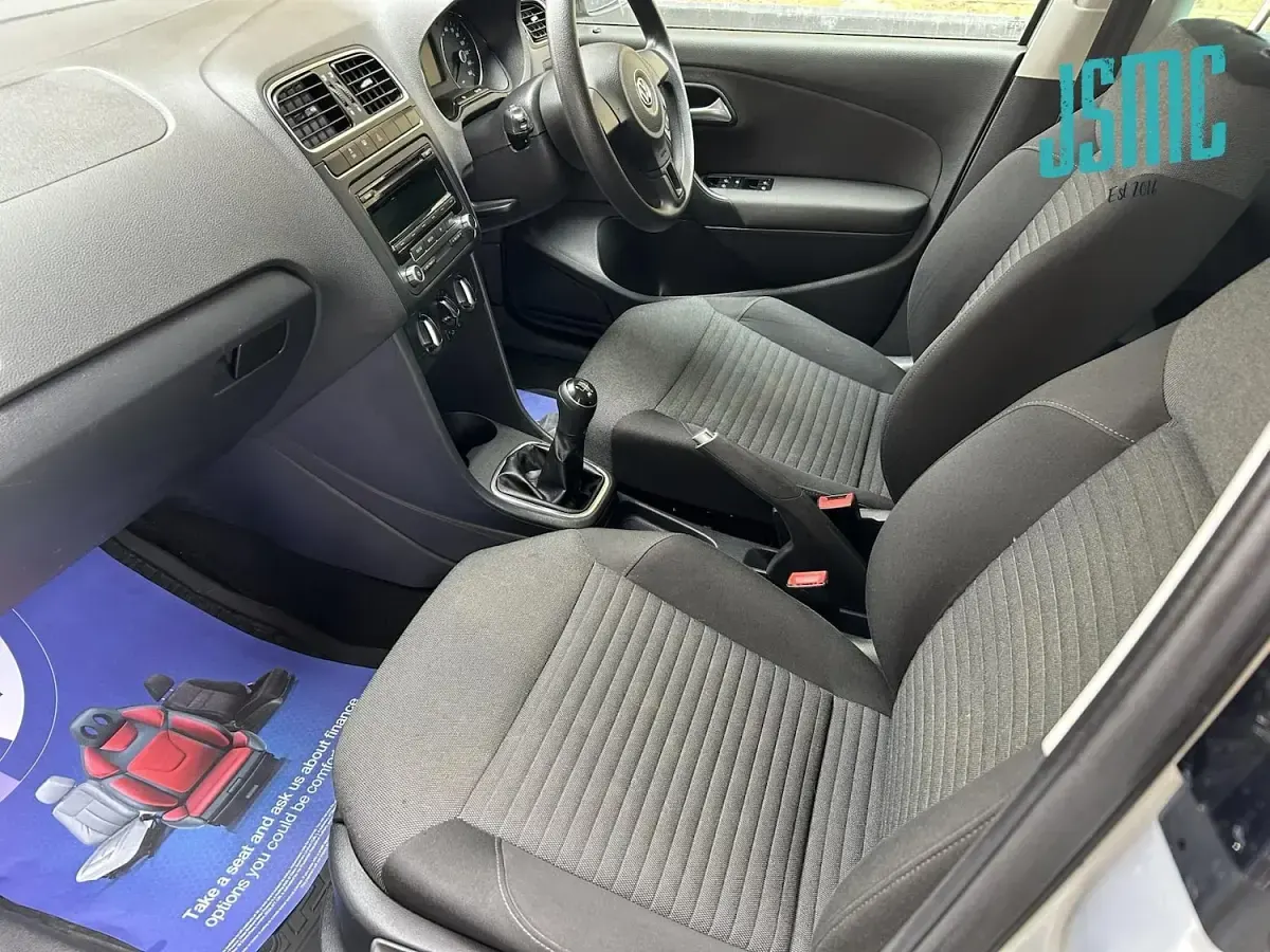 Used VW Polo Edition 60 HP (44 kW) 2013 Silver Hatchback